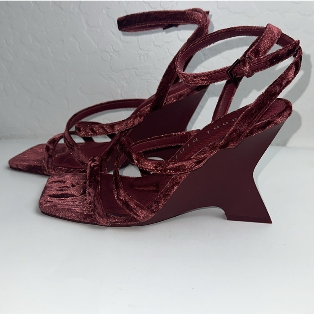 Gianni Bini Wine Velvet Strappy Heels